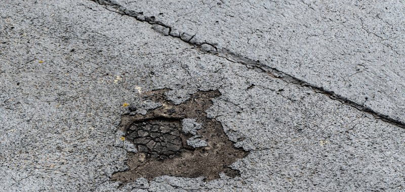 Goteira na laje ou telhado quebrado? Especialistas da Dry Solutions explicam como descobrir a origem da infiltração